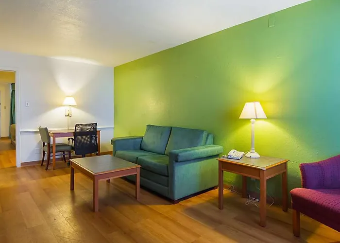 Motel Baymont By Wyndham Broken Arrow
