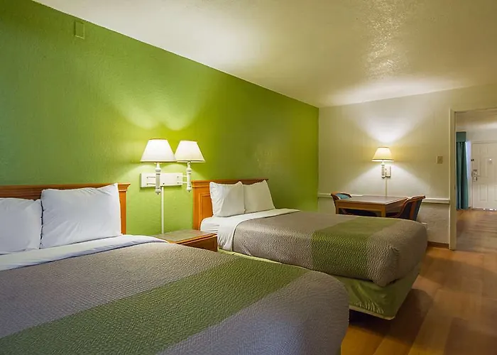 Motel Baymont By Wyndham Broken Arrow 2*