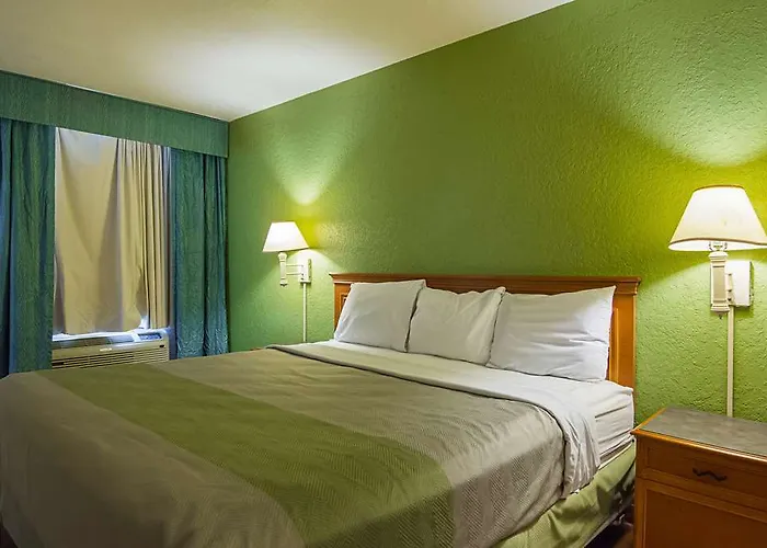 Motel Baymont By Wyndham Broken Arrow