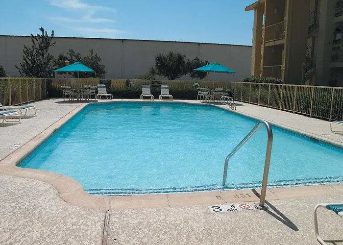 Motel Baymont By Wyndham Broken Arrow Tulsa