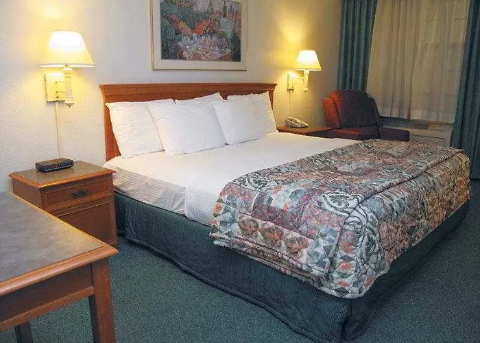 Baymont By Wyndham Broken Arrow Motel Tulsa