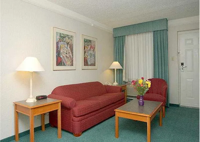 Baymont By Wyndham Broken Arrow Motel 2*