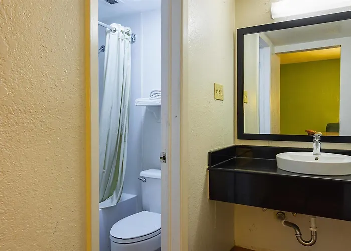 Baymont By Wyndham Broken Arrow Motel Tulsa