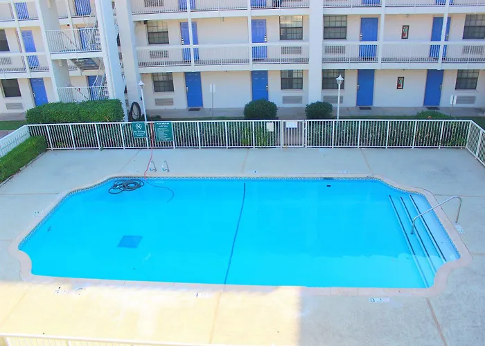 Baymont By Wyndham Broken Arrow Motel 2*